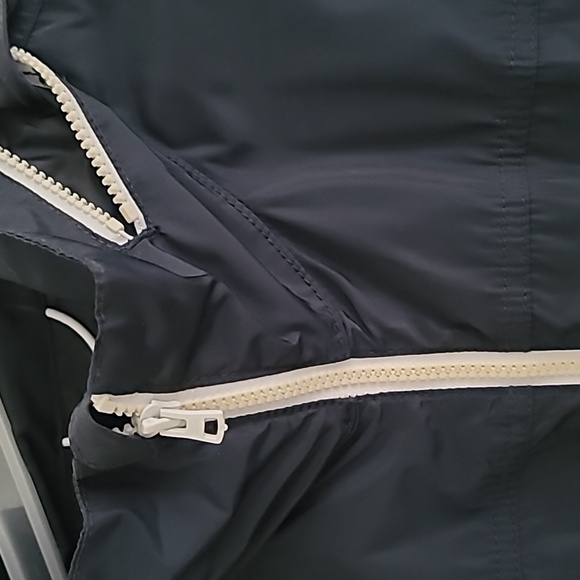 Old Navy men's light rain bomber style jacket in navy BLUE in XXL - Picture 2 of 6